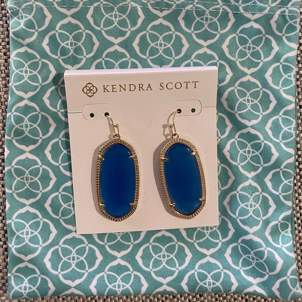 KENDRA SCOTT BLUE OVAL EARRINGS